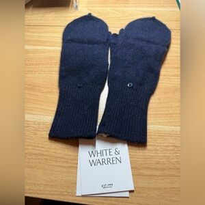 White + Warren Deep Navy Cashmere Pop Top Glove